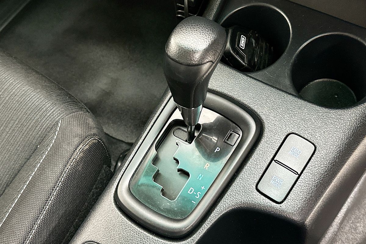 2021 Toyota HILUX SR (4x4) GUN126R FACELIFT 4X4