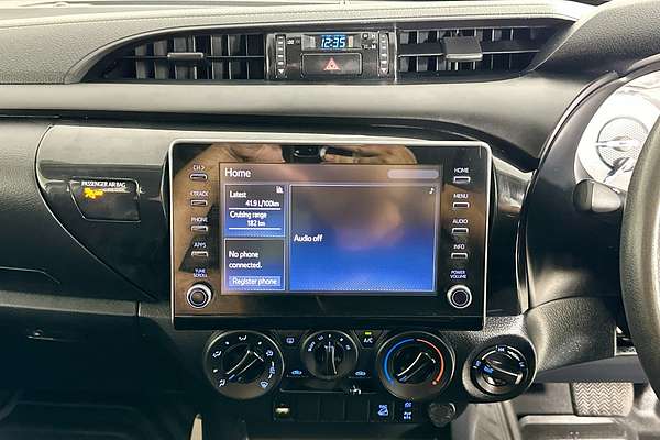 2020 Toyota HILUX SR (4x4) GUN126R FACELIFT 4X4