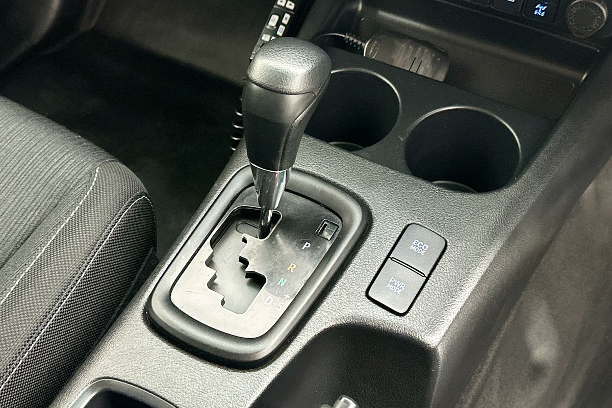 2021 Toyota HILUX SR (4x4) GUN126R FACELIFT 4X4