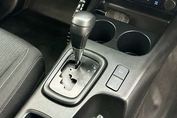 2021 Toyota HILUX SR (4x4) GUN126R FACELIFT 4X4