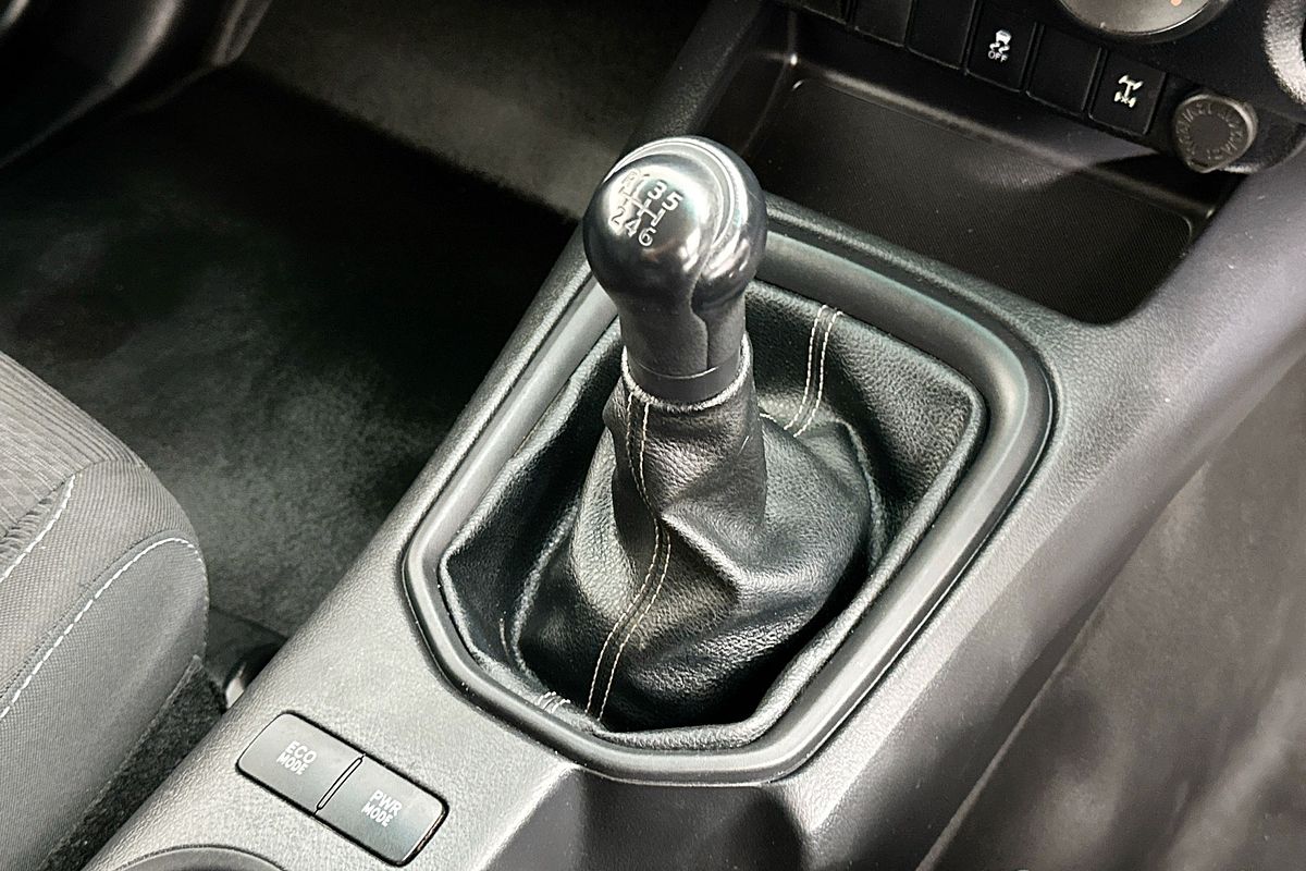 2019 Toyota HILUX SR (4x4) GUN126R MY19 4X4