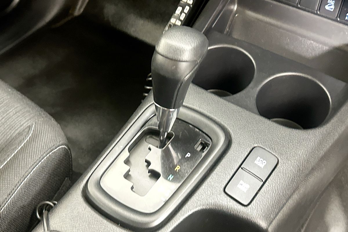 2021 Toyota HILUX SR (4x4) GUN126R FACELIFT 4X4