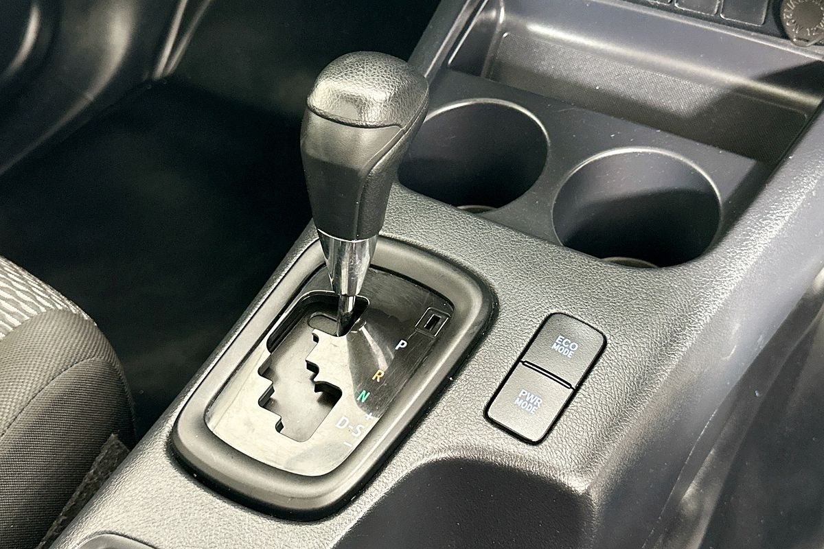 2019 Toyota HILUX WORKMATE TGN121R MY19 REAR WHEEL DRIVE