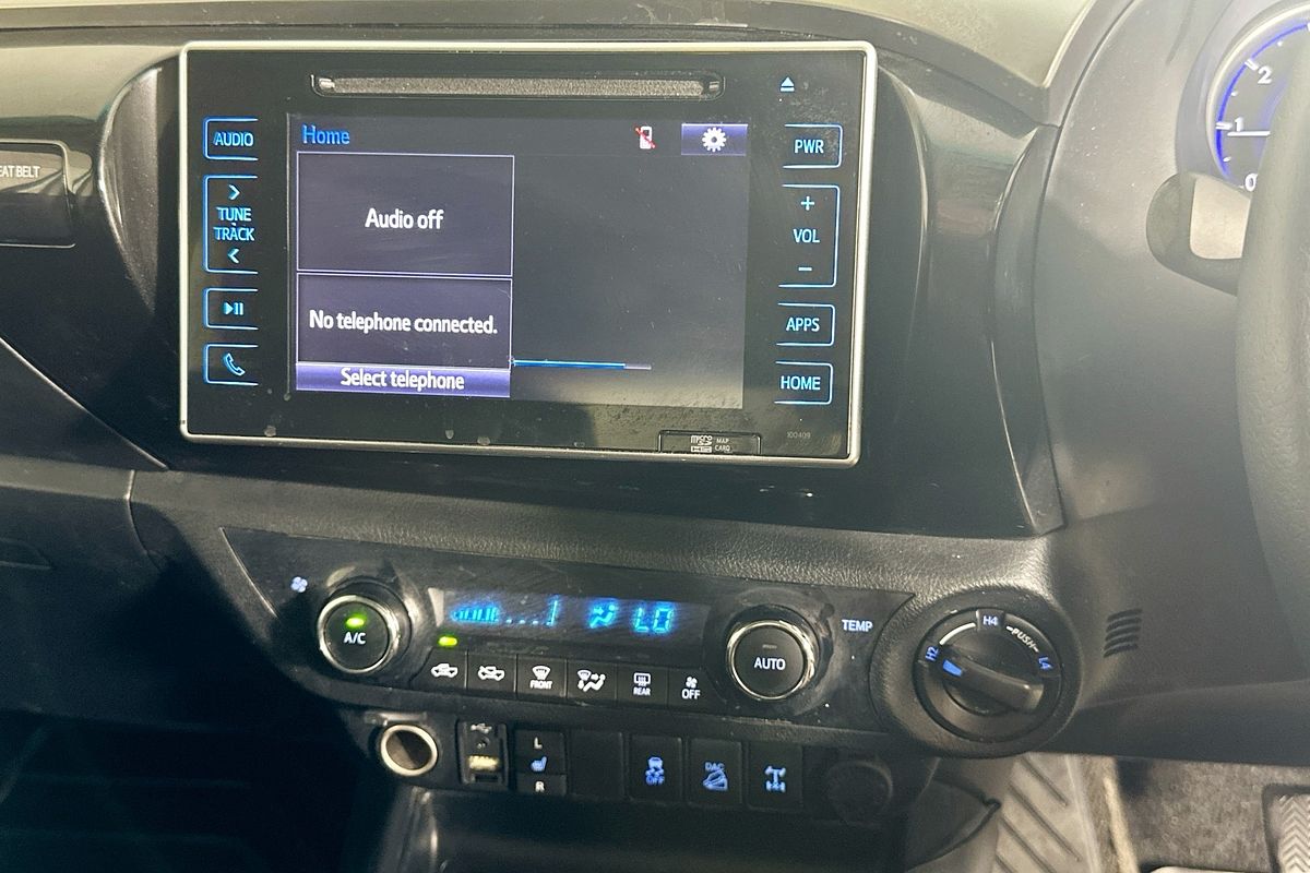 2017 Toyota HILUX SR5 (4x4) GUN126R 4X4