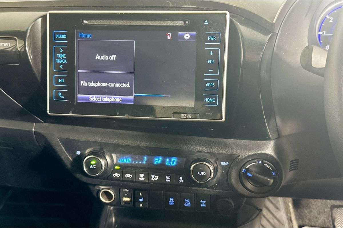 2017 Toyota HILUX SR5 (4x4) GUN126R 4X4