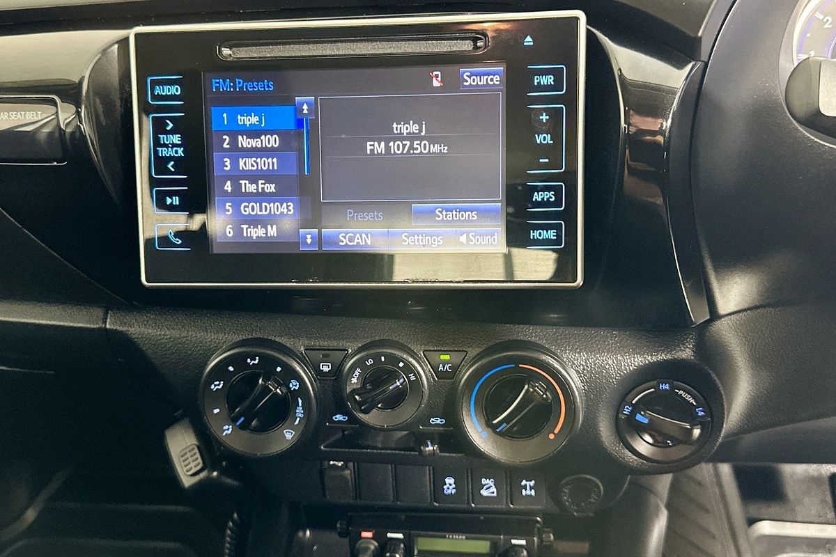 2018 Toyota HILUX SR (4x4) GUN126R MY17 4X4