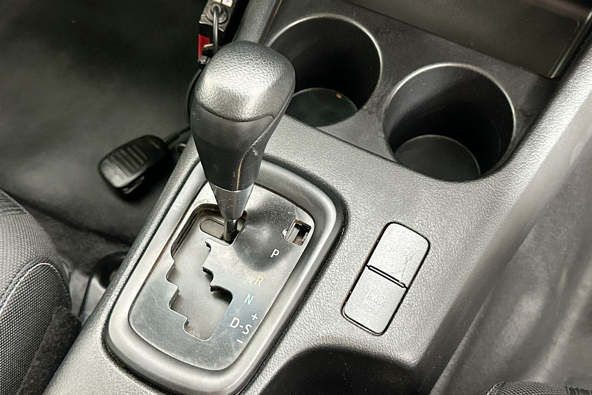 2020 Toyota HILUX SR (4x4) GUN126R MY19 UPGRADE 4X4