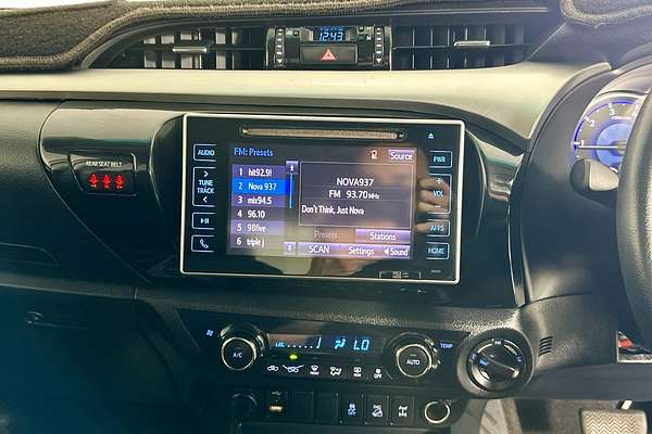 2017 Toyota HILUX SR5 (4x4) GUN126R 4X4