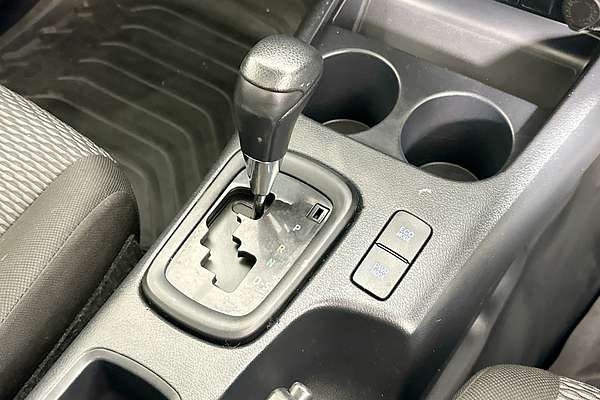 2019 Toyota HILUX WORKMATE TGN121R MY19 REAR WHEEL DRIVE