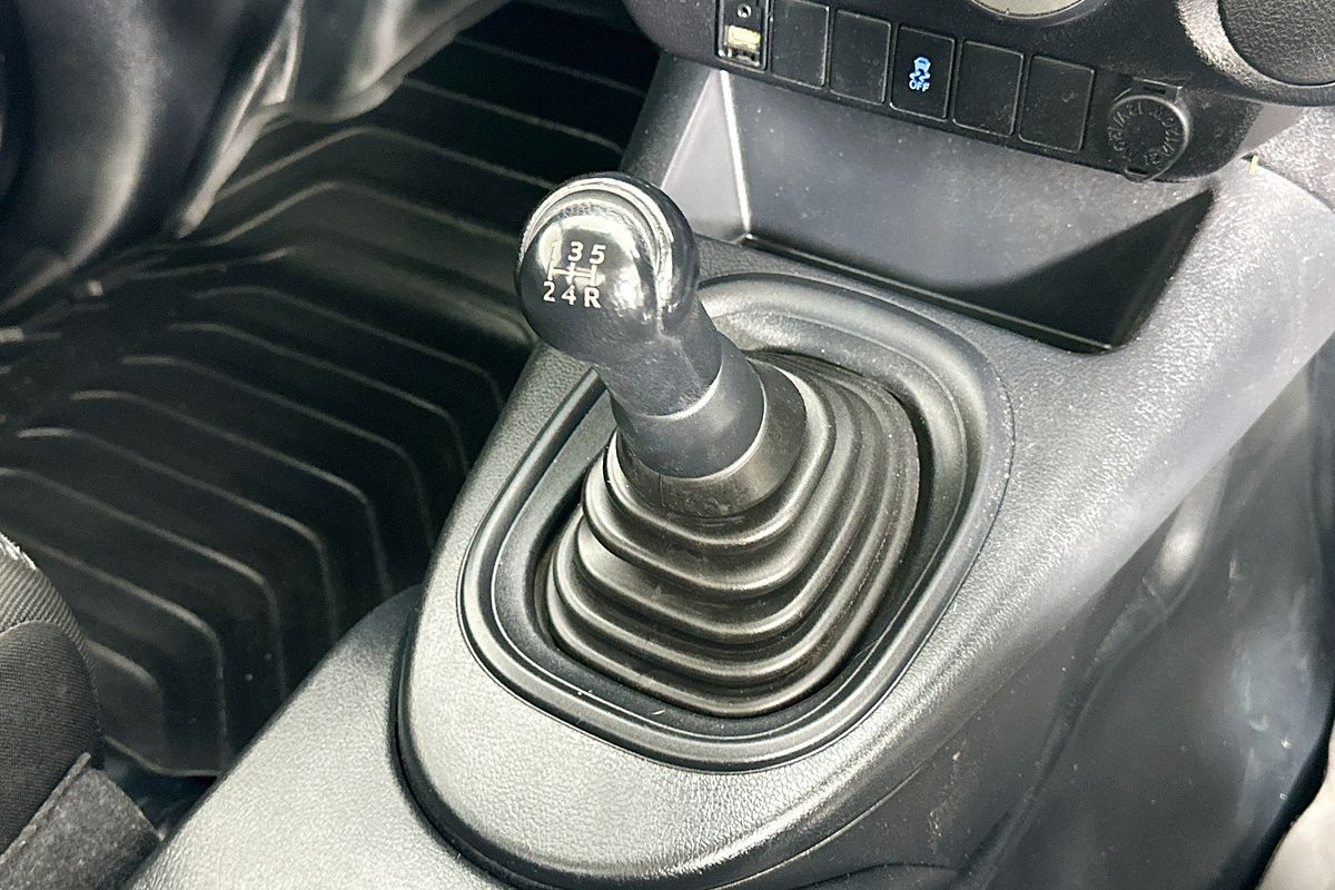 2018 Toyota HILUX WORKMATE TGN121R MY17 REAR WHEEL DRIVE