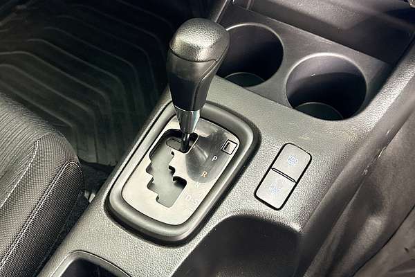 2021 Toyota HILUX SR (4x4) GUN126R FACELIFT 4X4