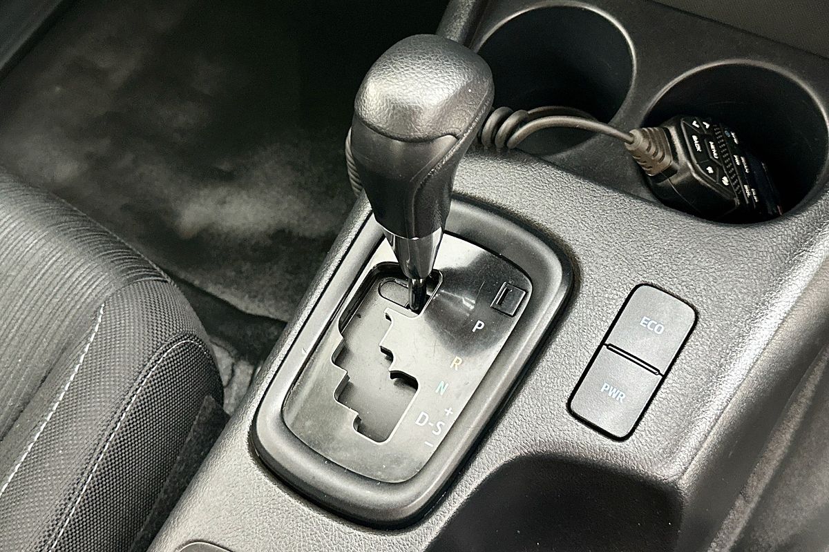 2022 Toyota HILUX SR (4x4) STEEL WHEELS GUN126R 4X4