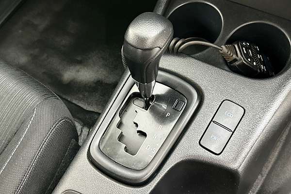 2022 Toyota HILUX SR (4x4) STEEL WHEELS GUN126R 4X4