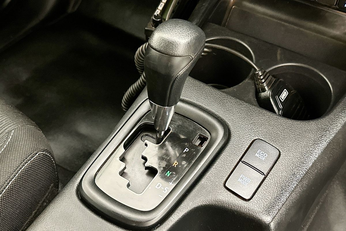 2021 Toyota HILUX SR (4x4) GUN126R FACELIFT 4X4