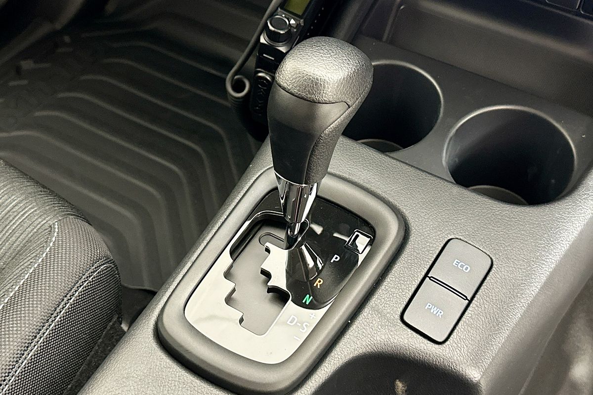 2025 Toyota HILUX SR (4x4) STEEL WHEELS GUN126R RC 4X4