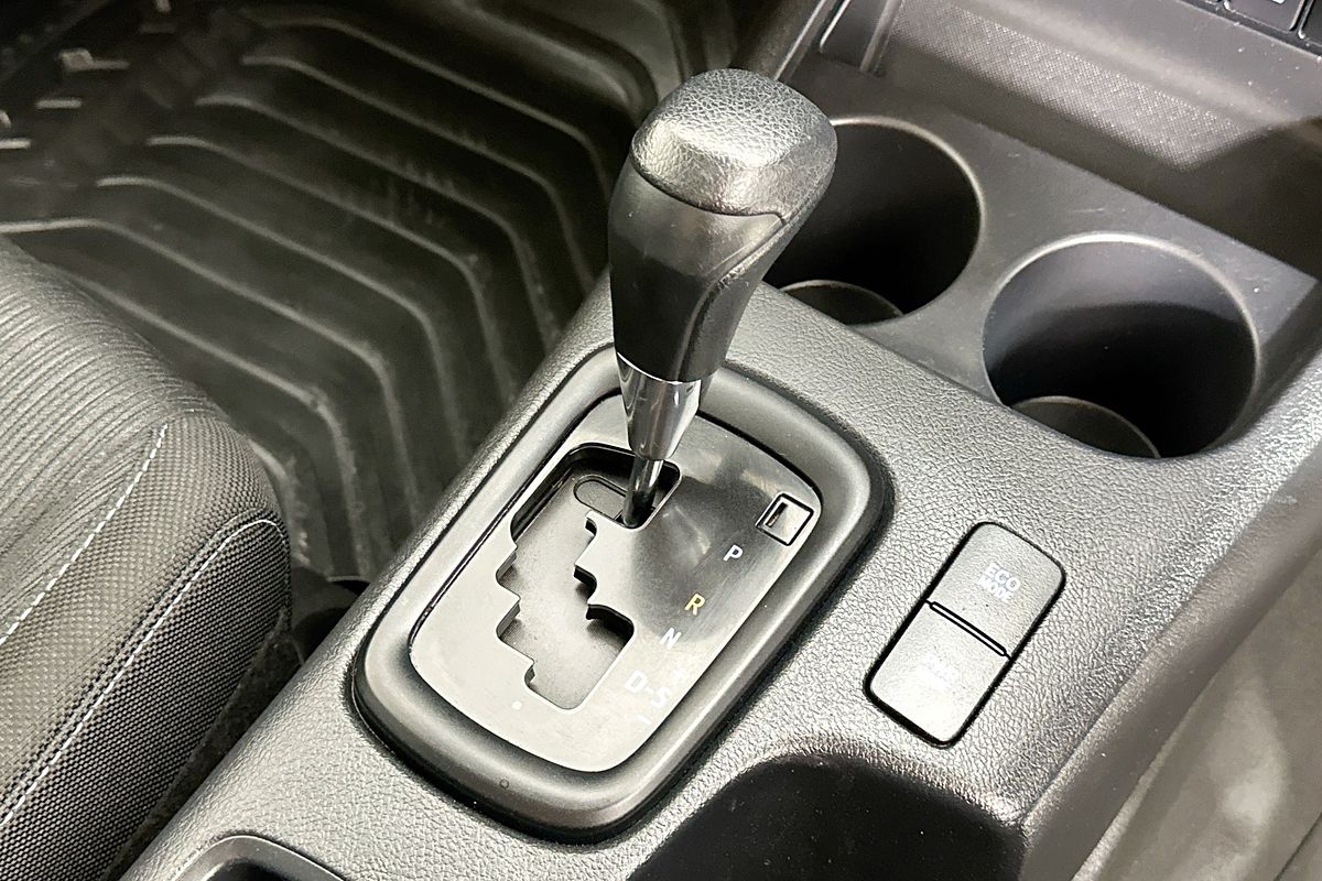 2021 Toyota HILUX SR (4x4) GUN126R FACELIFT 4X4