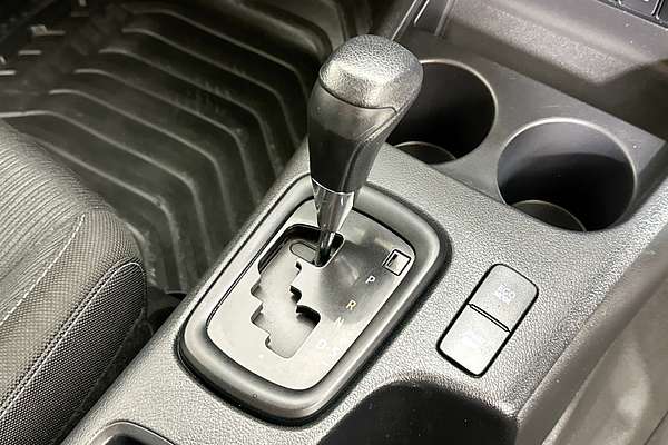 2021 Toyota HILUX SR (4x4) GUN126R FACELIFT 4X4