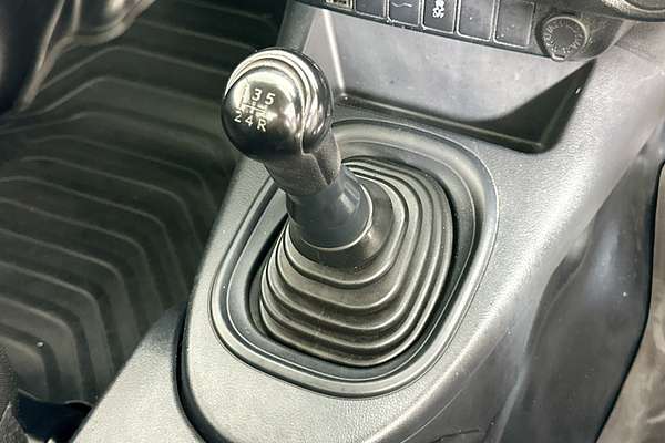 2016 Toyota Hilux WORKMATE GUN122R REAR WHEEL DRIVE