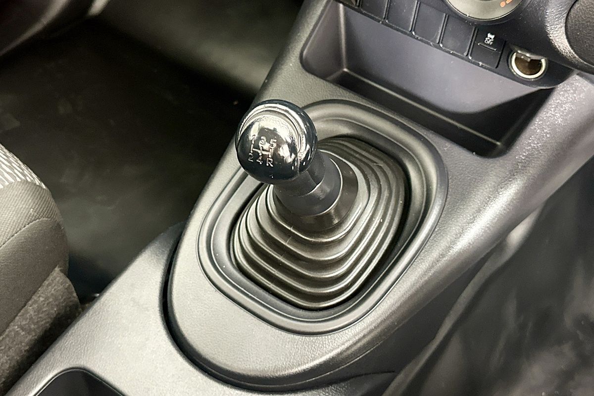 2021 Toyota HILUX WORKMATE (4x2) TGN121R 4x2