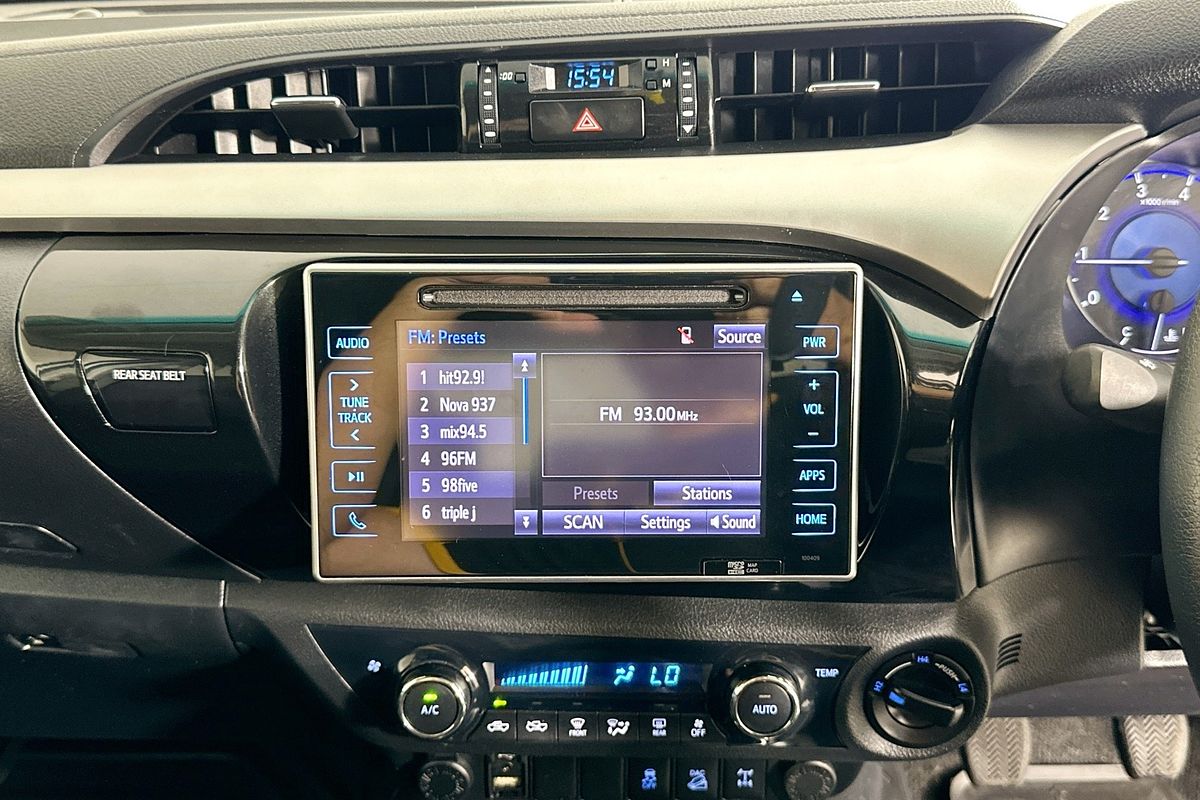 2017 Toyota HILUX SR5 (4x4) GUN126R 4X4