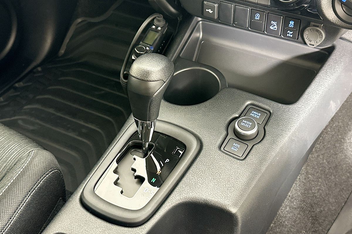 2025 Toyota HILUX SR 48V (4x4) GUN126R RC 4X4