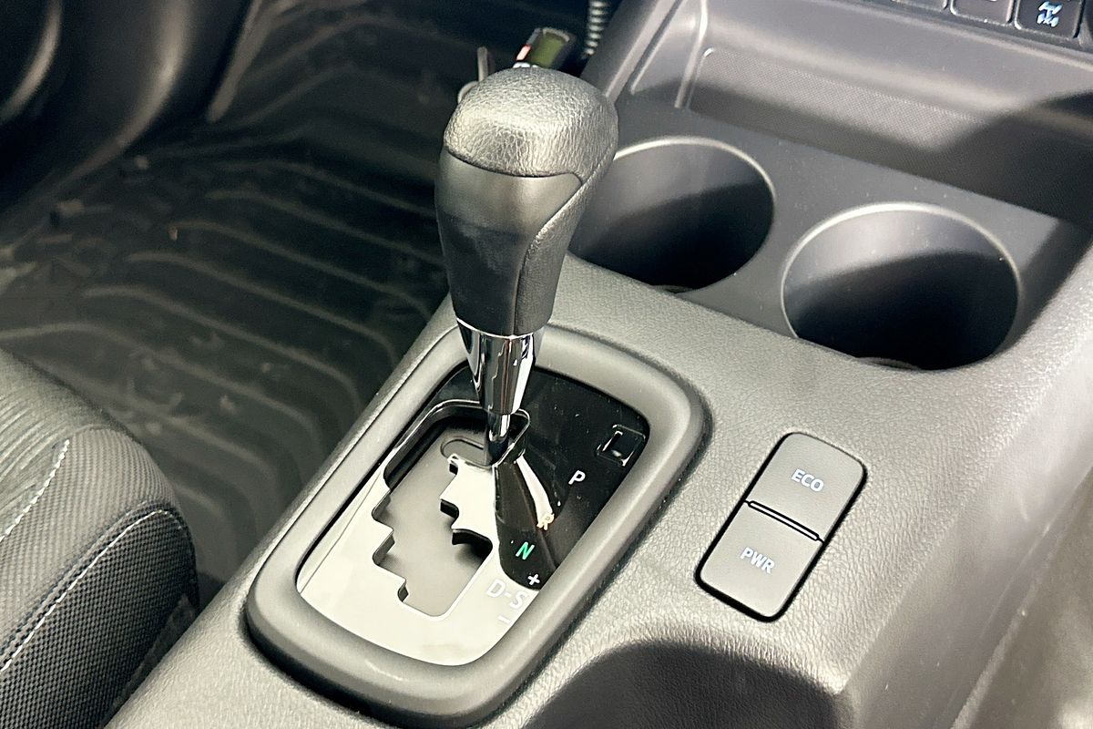 2025 Toyota HILUX SR (4x4) STEEL WHEELS GUN126R RC 4X4