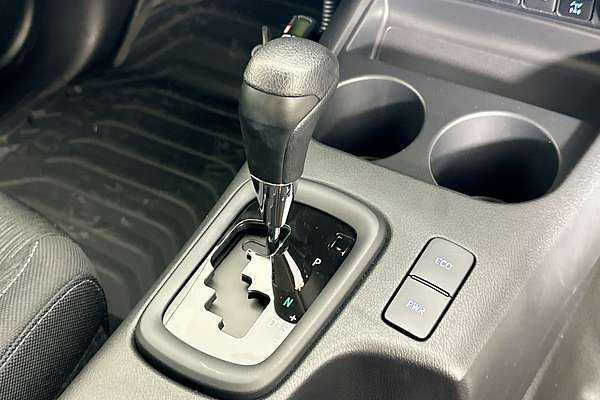 2025 Toyota HILUX SR (4x4) STEEL WHEELS GUN126R RC 4X4