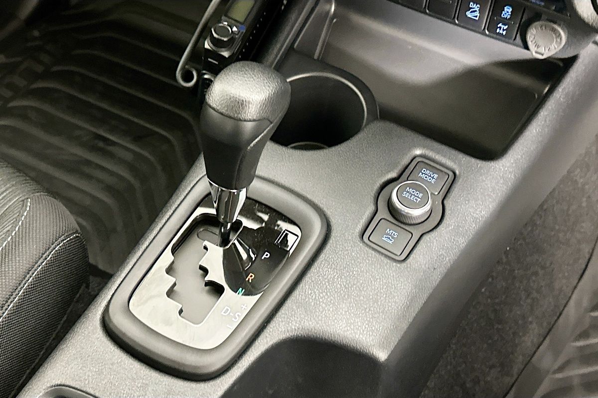 2025 Toyota HILUX SR 48V (4x4) GUN126R RC 4X4