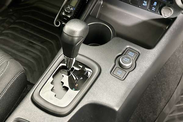 2025 Toyota HILUX SR 48V (4x4) GUN126R RC 4X4