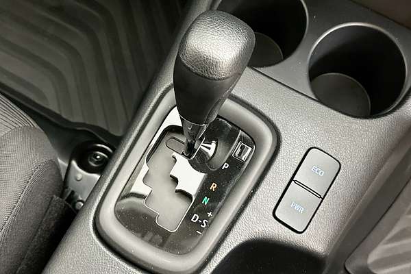 2025 Toyota HILUX SR (4x4) GUN126R RC 4X4