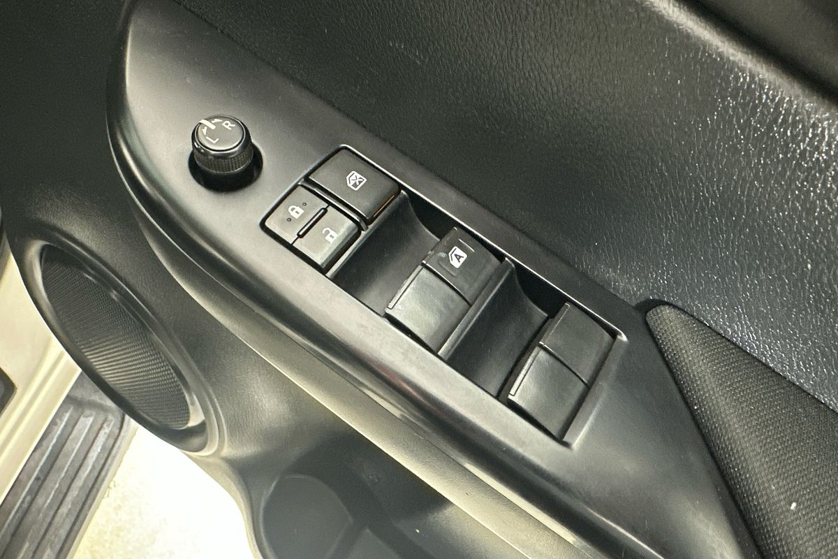 2020 Toyota HILUX SR (4x4) GUN126R MY19 UPGRADE 4X4