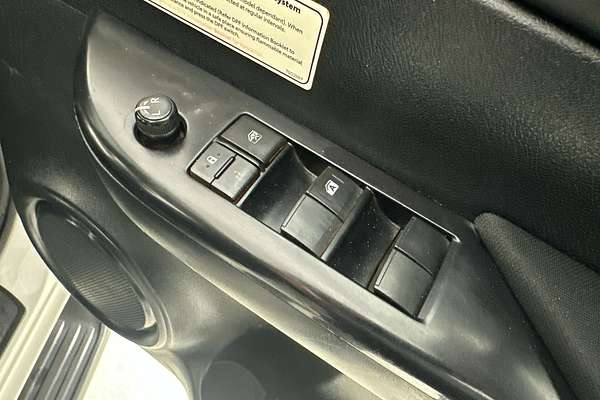 2021 Toyota HILUX SR (4x4) GUN126R FACELIFT 4X4