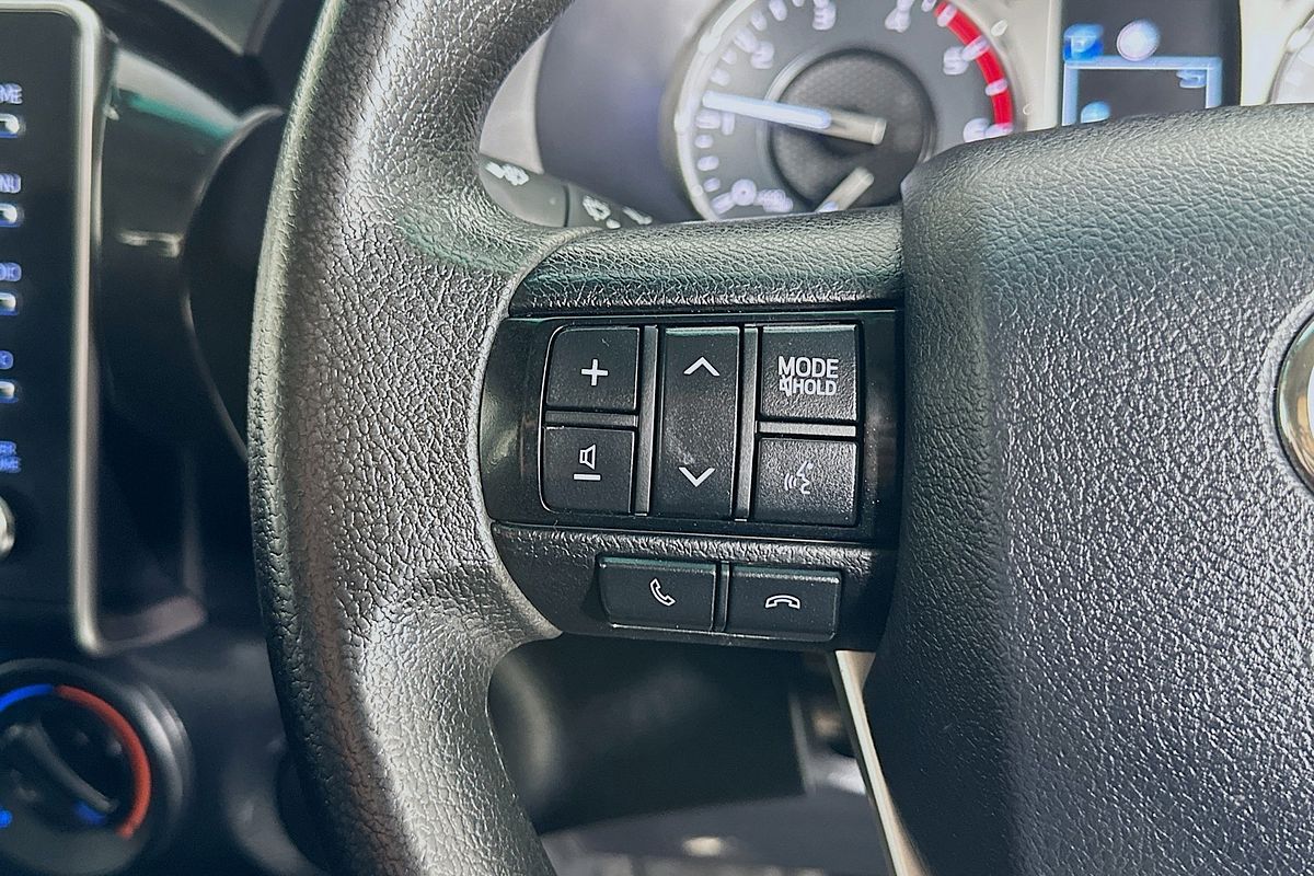 2021 Toyota HILUX SR (4x4) GUN126R FACELIFT 4X4