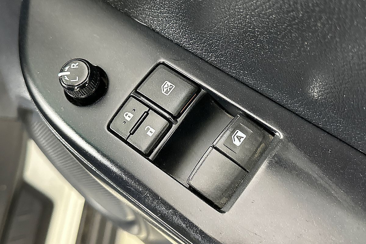 2018 Toyota HILUX SR (4x4) GUN126R MY19 4X4