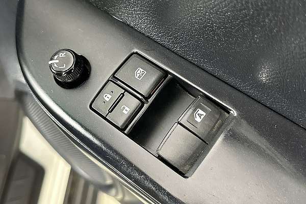 2018 Toyota Hilux SR GUN126R 4X4