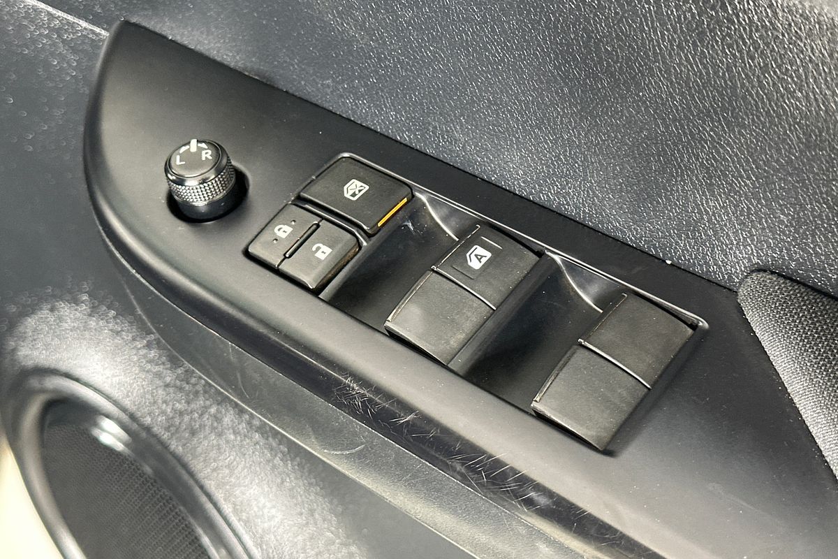 2021 Toyota HILUX SR (4x4) GUN126R 4X4