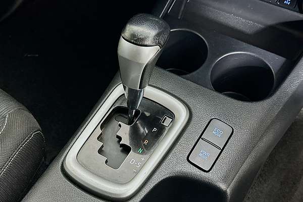 2021 Toyota HILUX SR5 (4x4) GUN126R FACELIFT 4X4