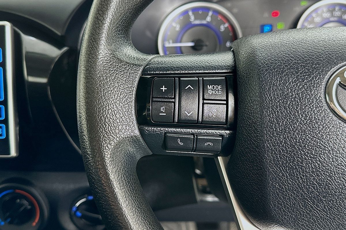 2017 Toyota HILUX SR GUN126R 4X4