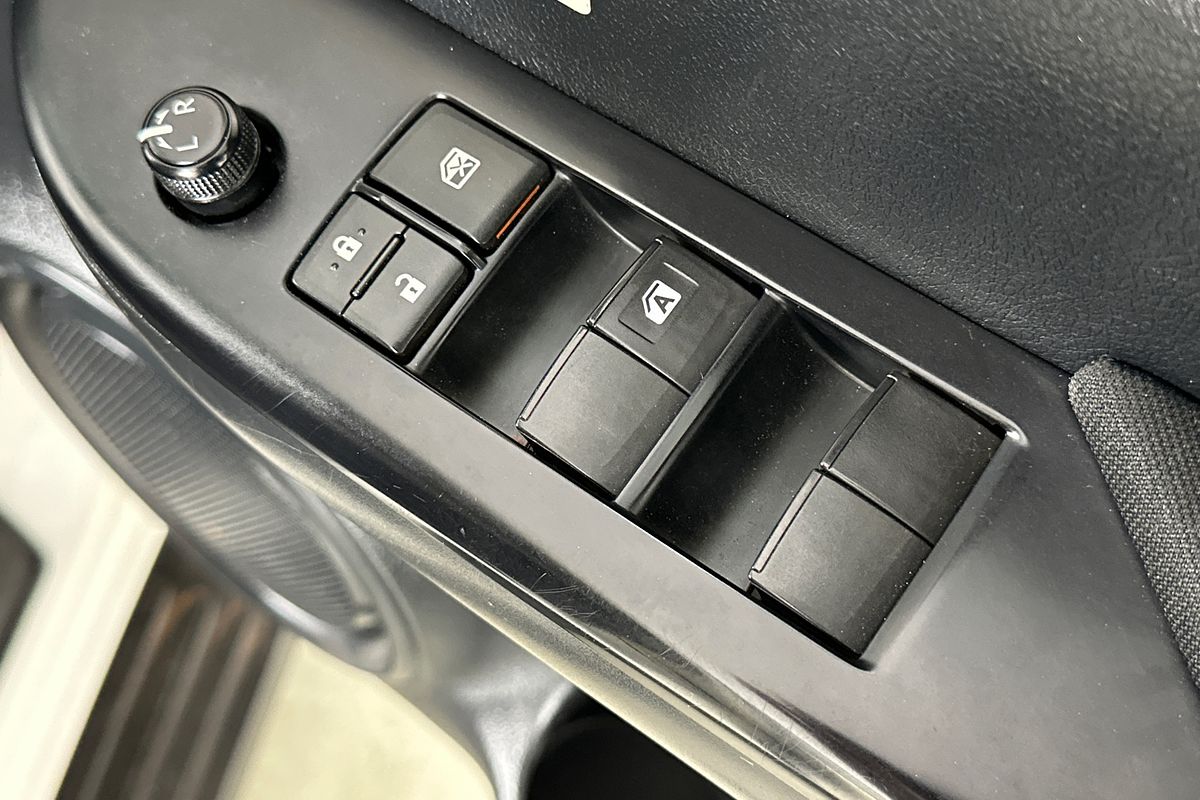 2021 Toyota HILUX SR (4x4) GUN126R 4X4