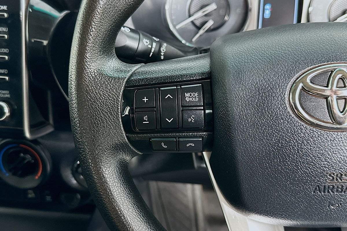 2021 Toyota HILUX SR (4x4) GUN126R FACELIFT 4X4