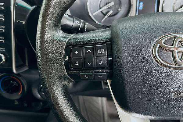 2021 Toyota HILUX SR (4x4) GUN126R FACELIFT 4X4