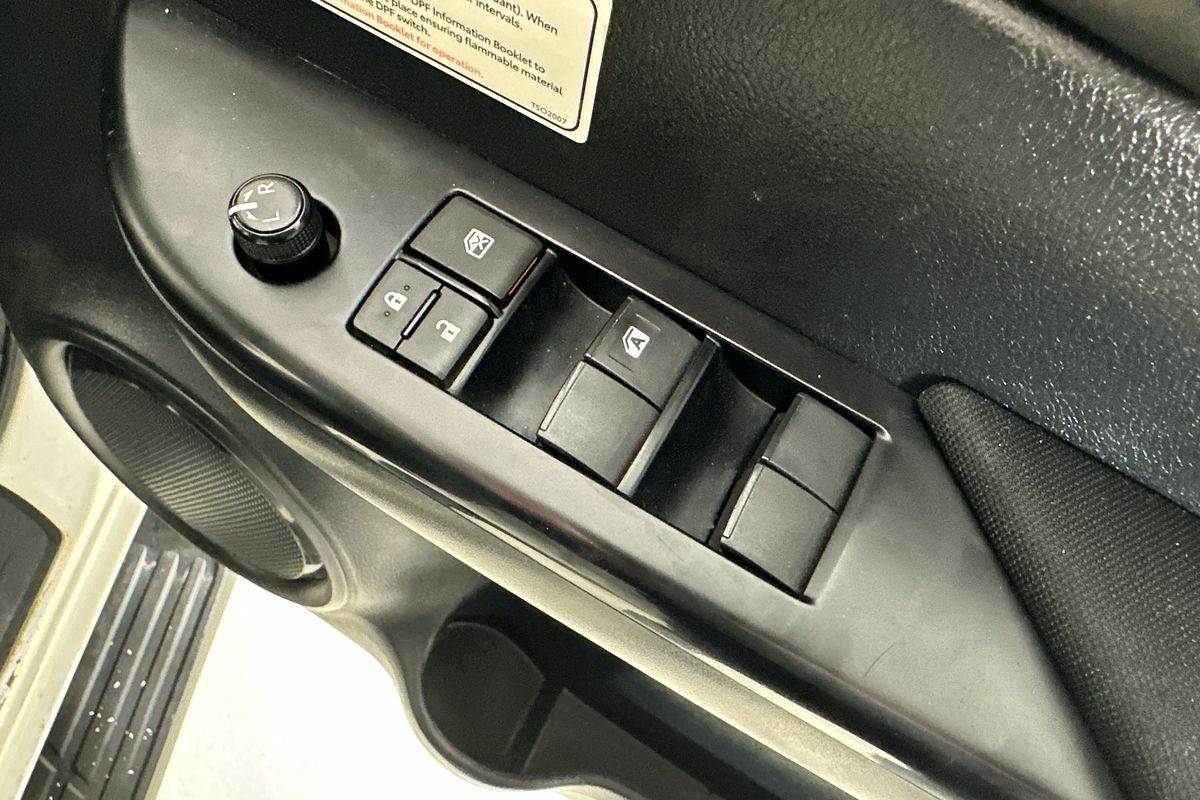 2021 Toyota HILUX SR (4x4) GUN126R 4X4
