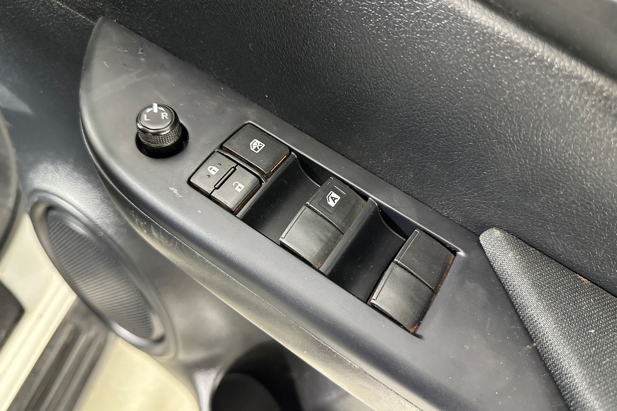 2020 Toyota HILUX SR (4x4) GUN126R MY19 UPGRADE 4X4