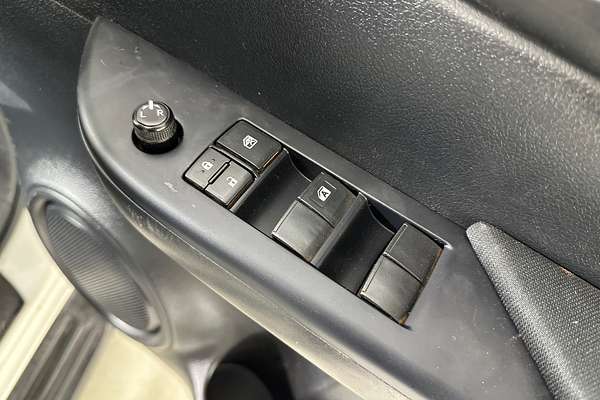 2020 Toyota HILUX SR (4x4) GUN126R MY19 UPGRADE 4X4
