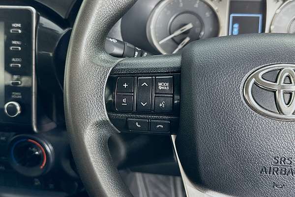 2020 Toyota HILUX SR (4x4) GUN126R FACELIFT 4X4