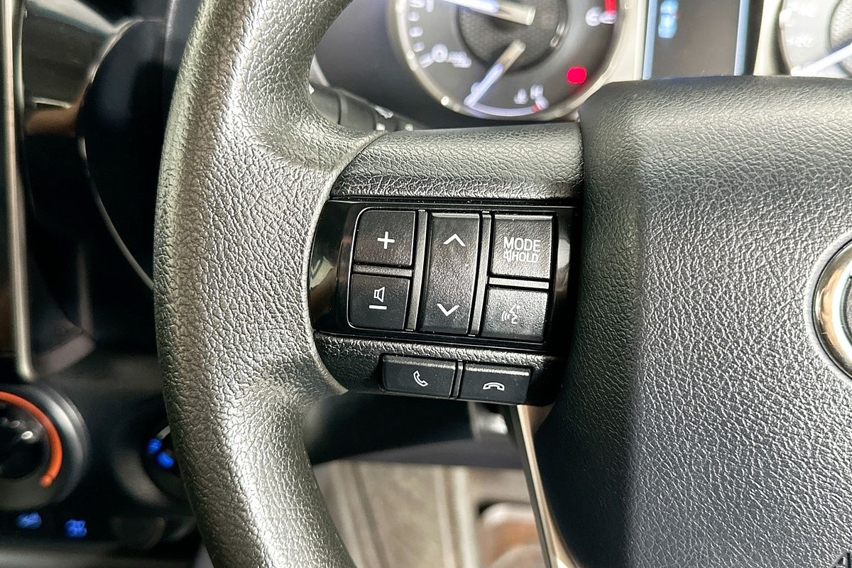 2021 Toyota HILUX SR (4x4) GUN126R FACELIFT 4X4