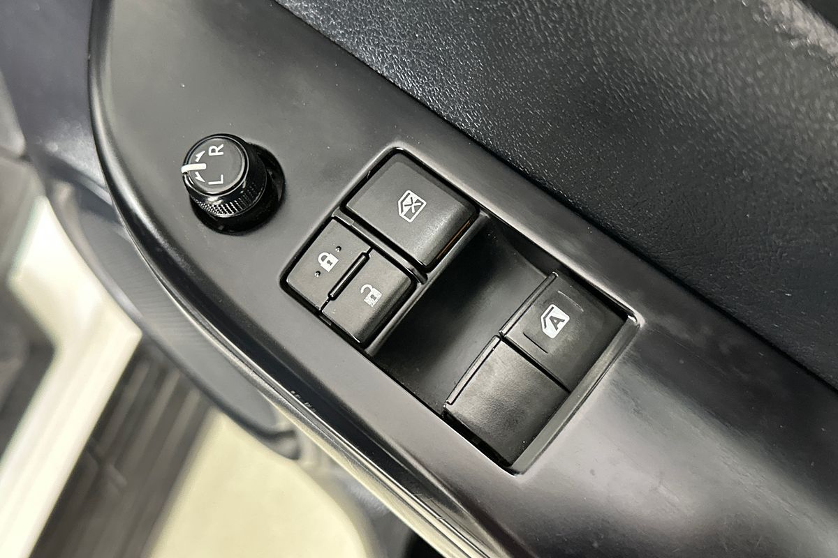 2018 Toyota HILUX SR (4x4) GUN126R MY19 4X4