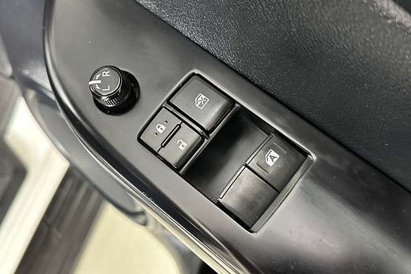 2018 Toyota HILUX SR (4x4) GUN126R MY19 4X4