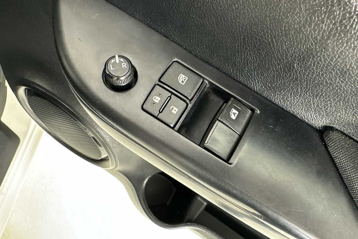 2018 Toyota HILUX WORKMATE GUN122R MY17 REAR WHEEL DRIVE