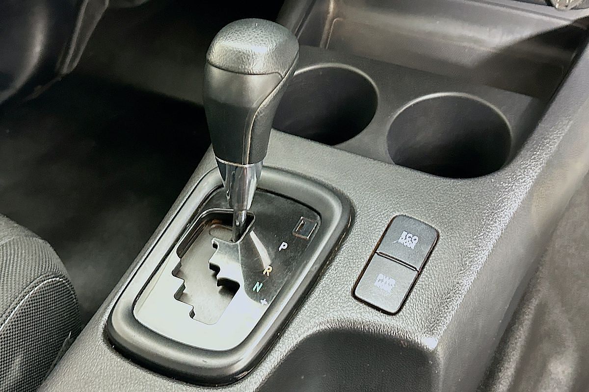 2021 Toyota HILUX SR (4x4) GUN126R FACELIFT 4X4